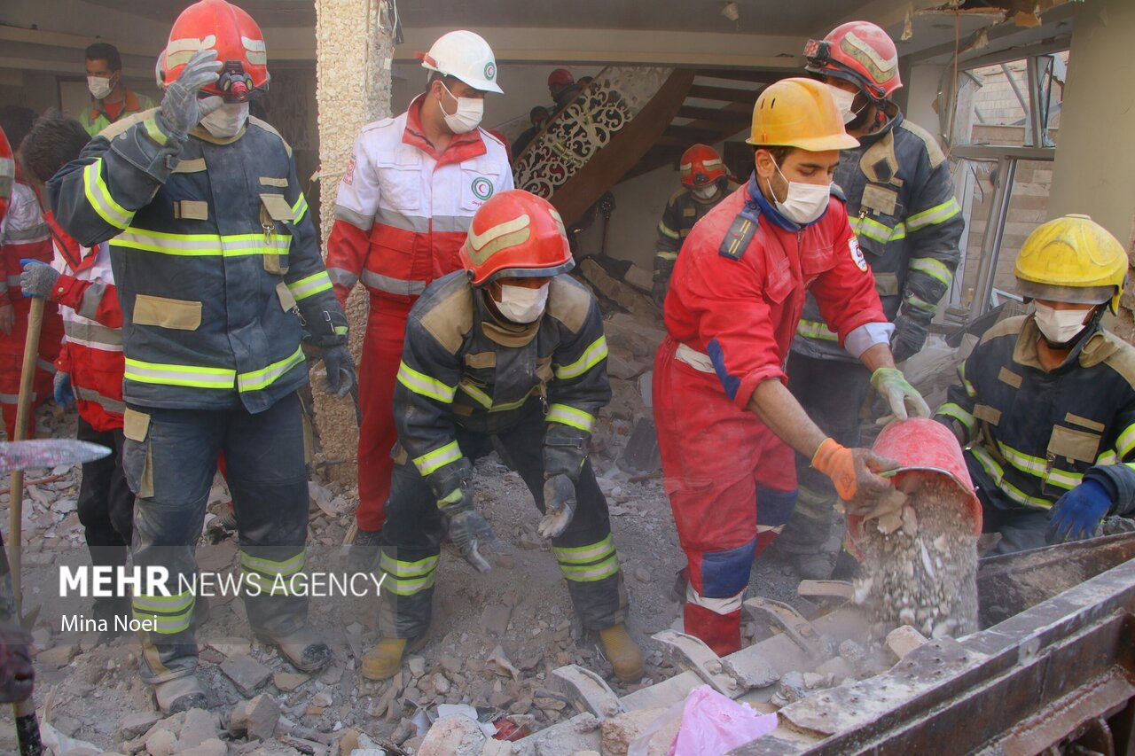 تصاویری از انفجار مهیب ساختمان در تبریز