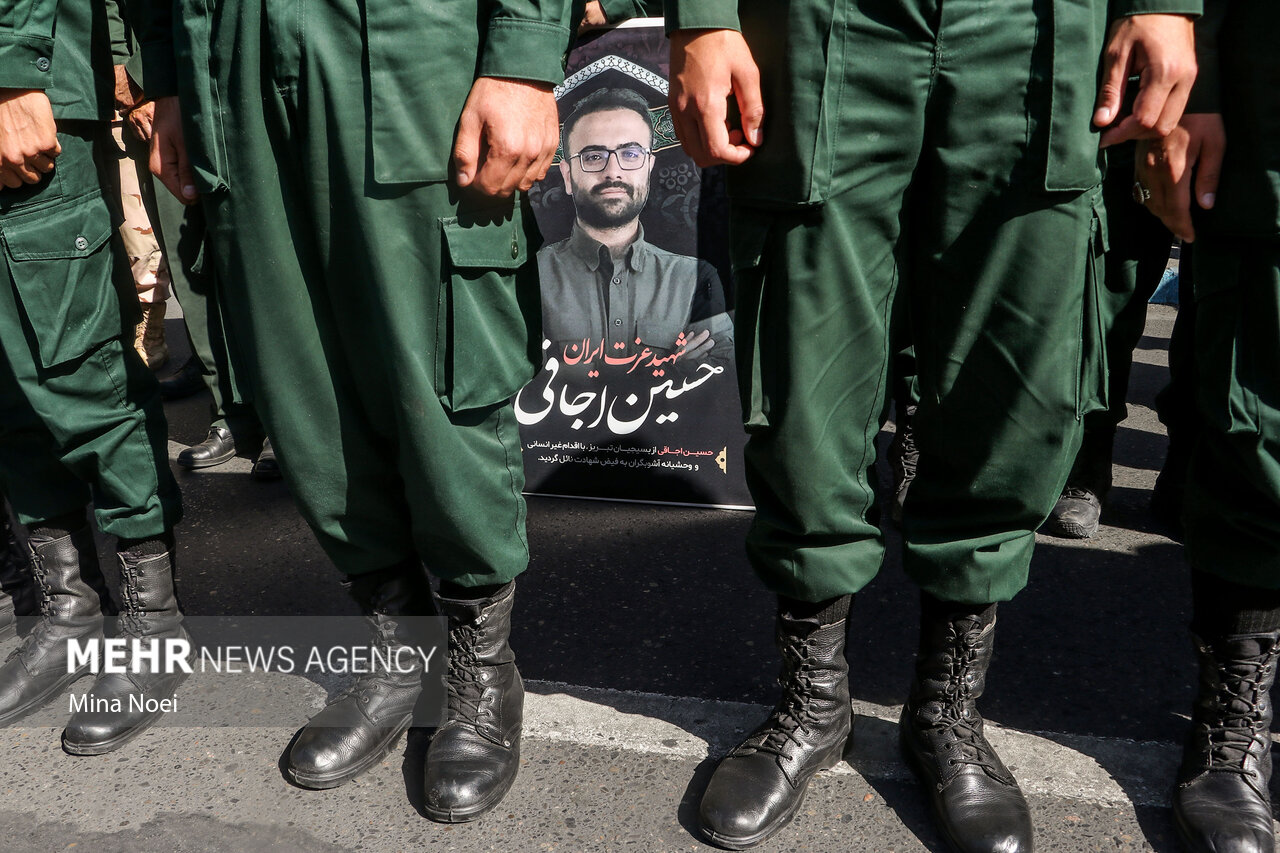 تشییع پیکر شهید حسین اجاقی