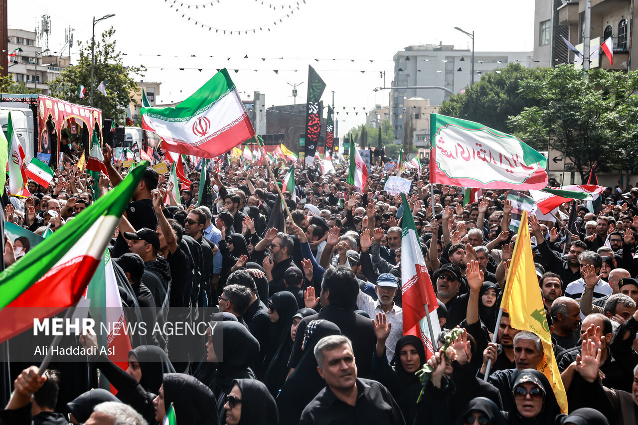 تشییع پیکر ۶۰ شهید اقتدار در تهران