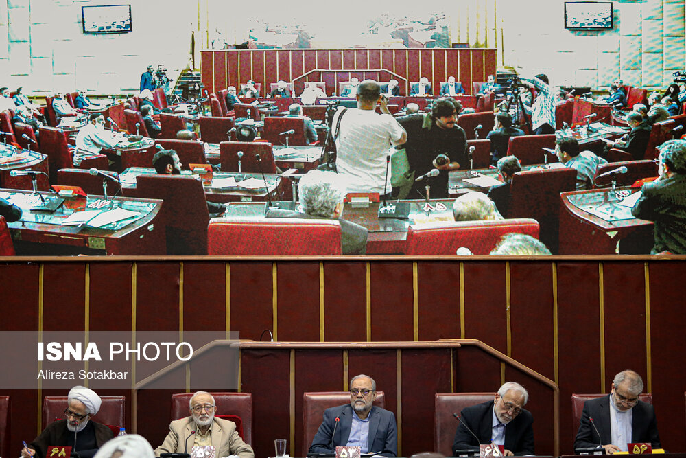 حضور آملی لاریجانی در اجلاس ملی نخبگان