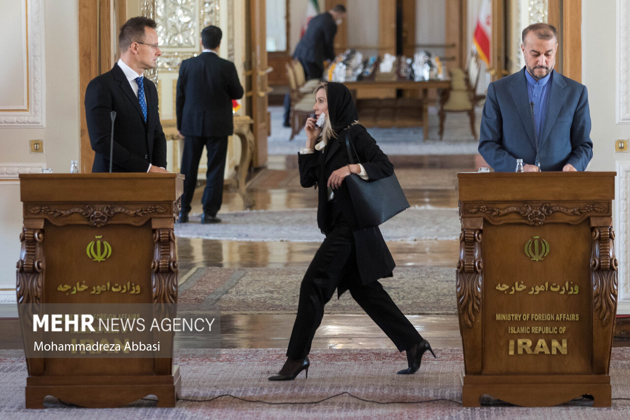 دیدار وزرای خارجه مجارستان و ایران