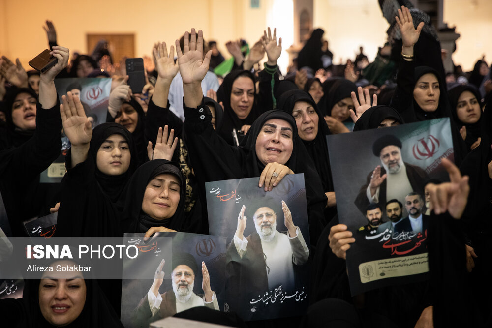 وداع با پیکر  شهدای خدمت در مصلی تهران 