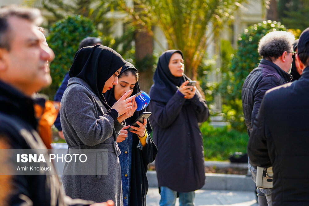 اعضای هیئت دولت در جمع خبرنگاران