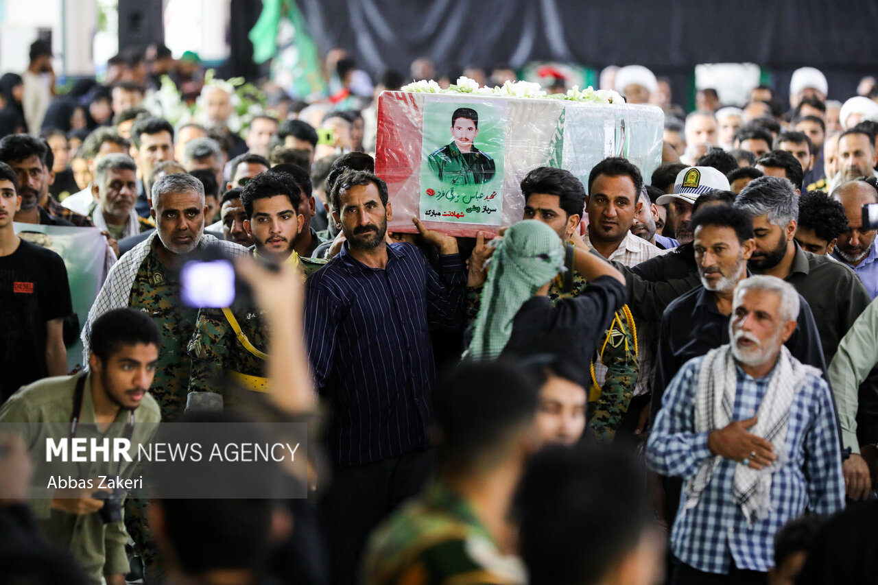 تشییع وتدفین پیکر شهید مدافع امنیت «عباس بیرقی فرد»