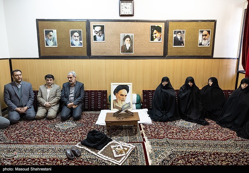 نواختن زنگ انقلاب در مدرسه رفاه