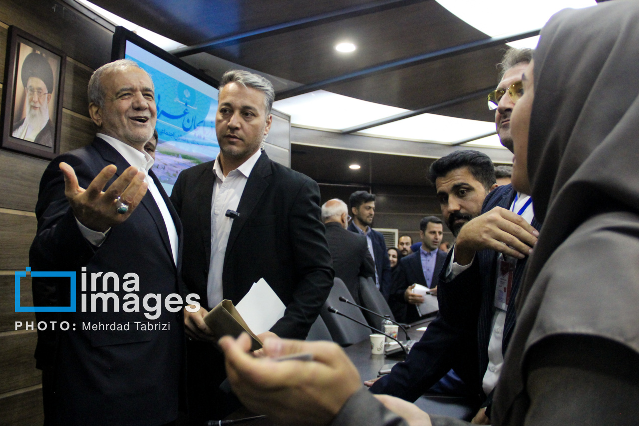 سفر رئیس جمهور به آذربایجان غربی