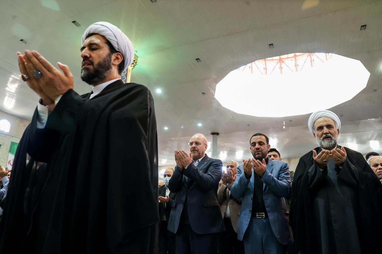 حضور قالیباف در نماز جمعه اسلامشهر 