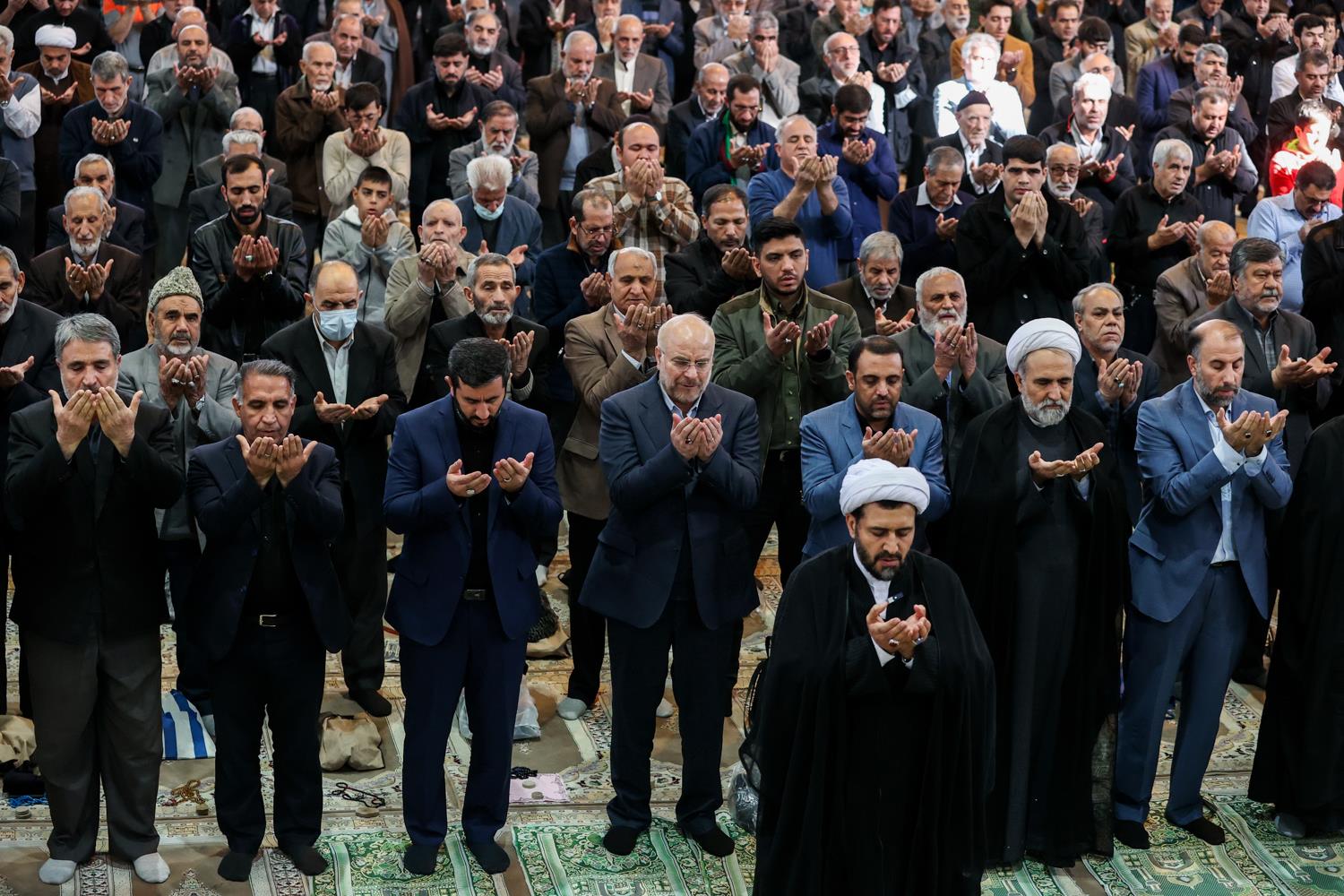 حضور قالیباف در نماز جمعه اسلامشهر 