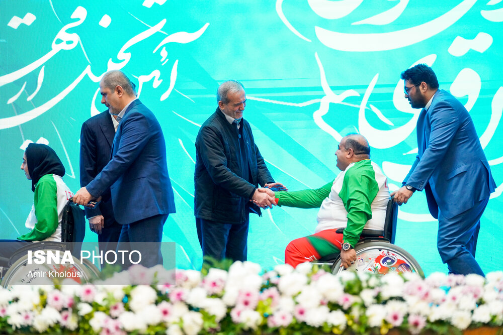مراسم تجلیل از مدال‌آوران با حضور رئیس جمهور