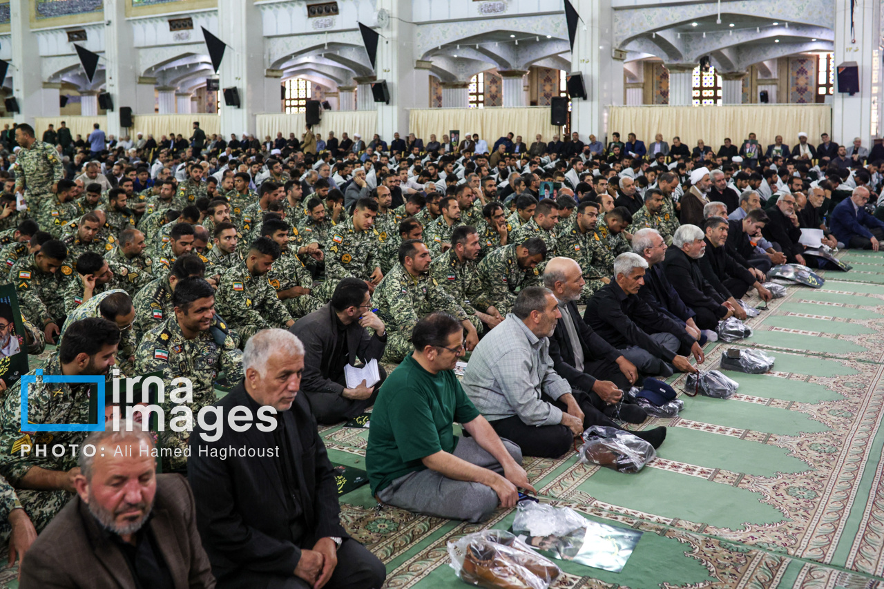 مراسم سالگرد شهدای خدمت در مصلای تبریز 