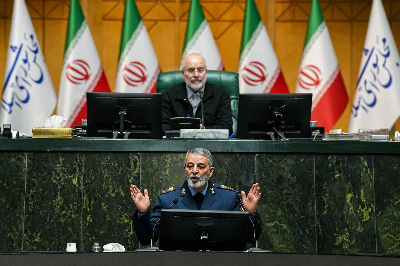 حضور امیر موسوی و عراقچی در جلسه غیرعلنی مجلس