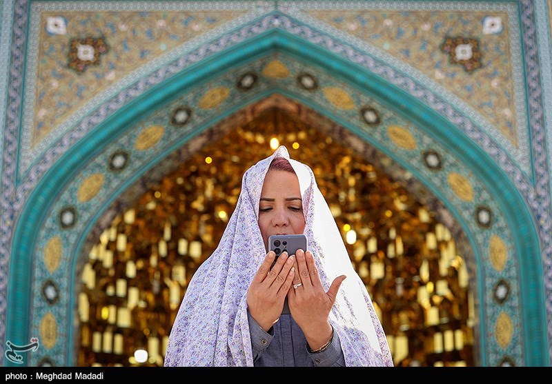 نماز عید سعید فطر در امامزاده پنج تن لویزان