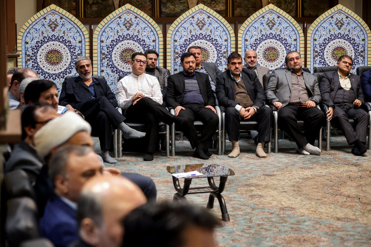 نشست صمیمی جمعی از اصناف، بازاریان و اتحادیه‌های تهران با محمدباقر قالیباف، رئیس مجلس