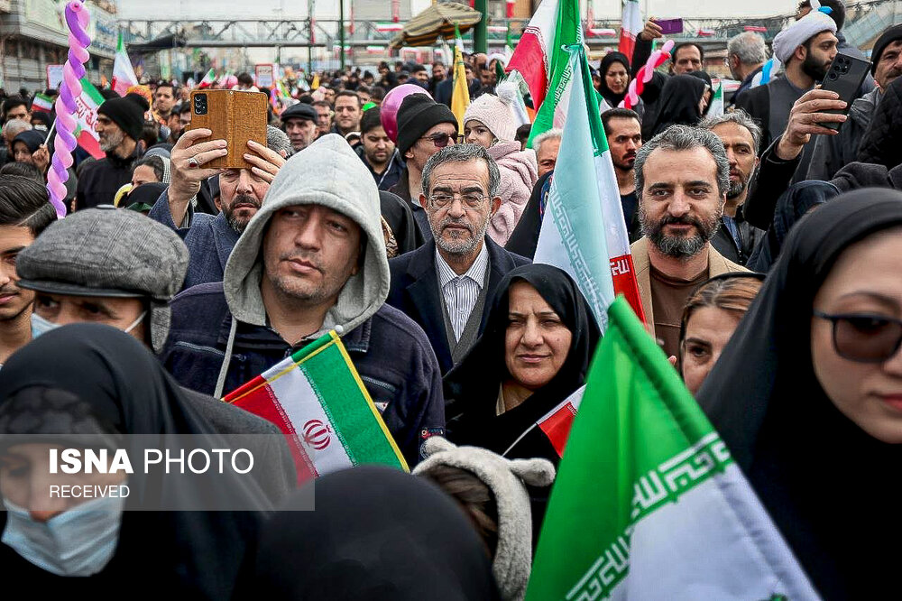 حضور جمعی از مسئولان در راهپیمایی ۲۲ بهمن - تهران