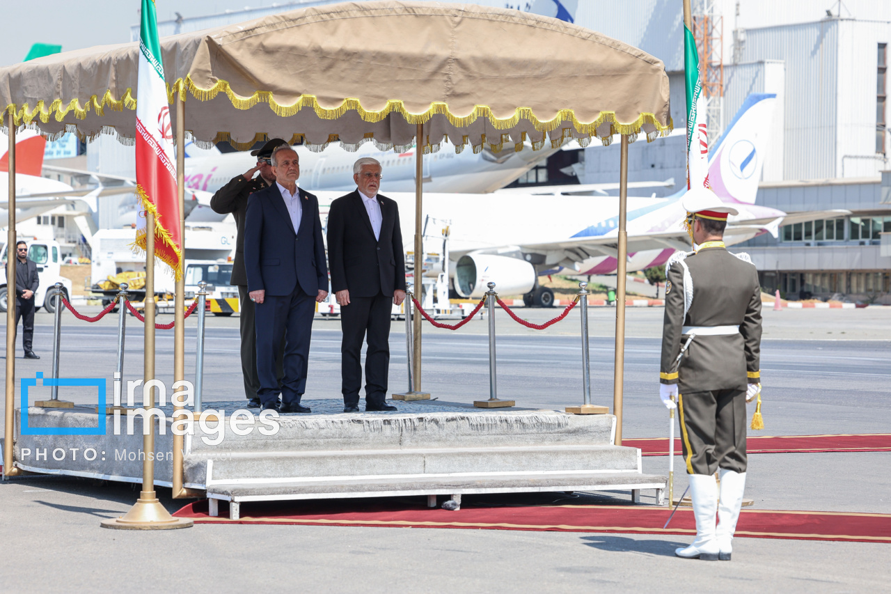 تصاویر بدرقه رئیس‌جمهور در سفر به پاکستان