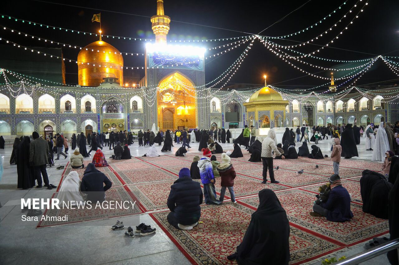 شب میلاد امام حسین(ع) در حرم مطهر حضرت رضا(ع)