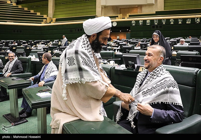 نشست فراکسیون انقلاب با حضور وزیر خارجه در خصوص آخرین تحولات فلسطین