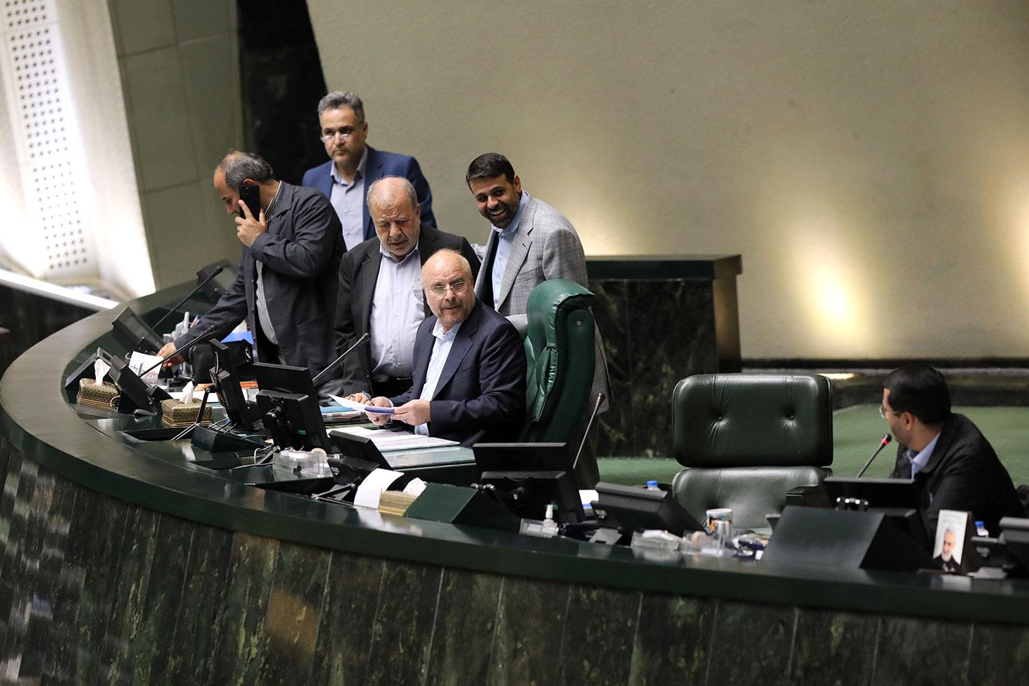 چهل و هشتمین نشست بررسی برنامه هفتم توسعه در صحن علنی مجلس