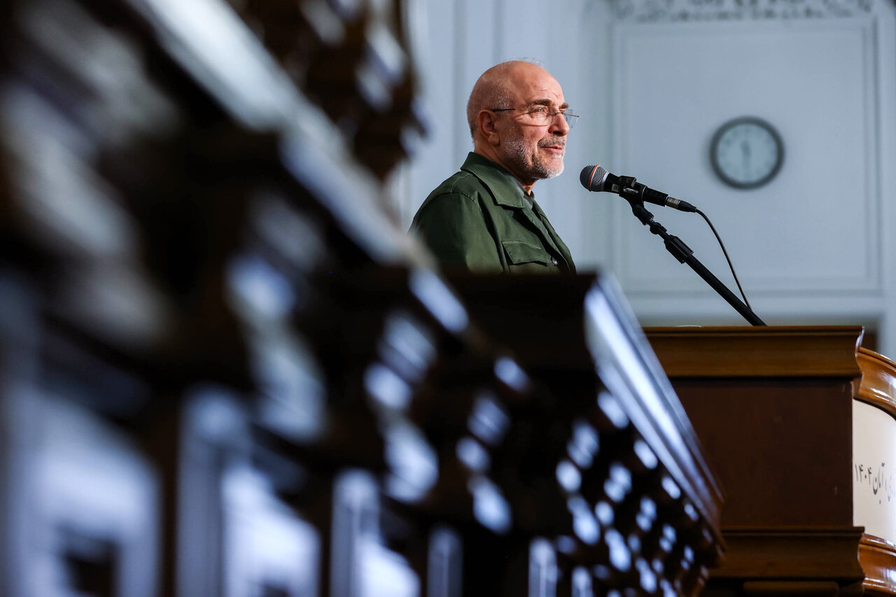 آئین گرامیداشت روز کتاب و کتابخوانی با حضور قالیباف