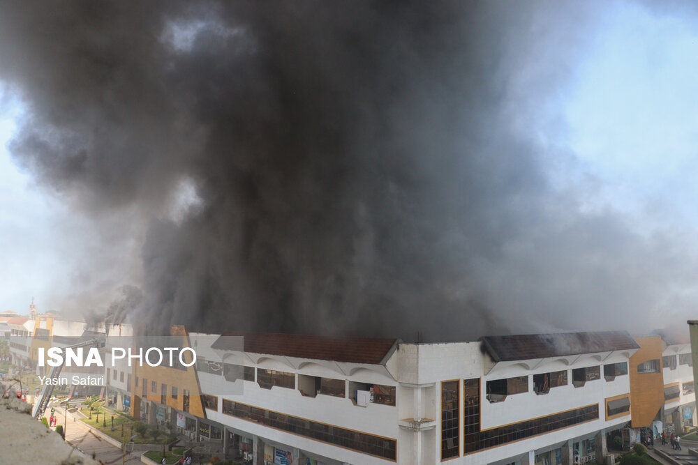 آتش سوزی مهیب در مرکز خرید ونوس - بندرانزلی