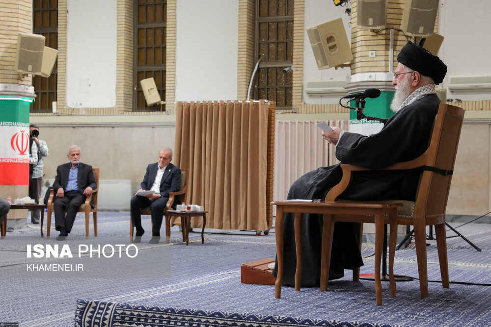 دیدار رئیس‌جمهور و اعضای هیئت دولت با رهبر انقلاب