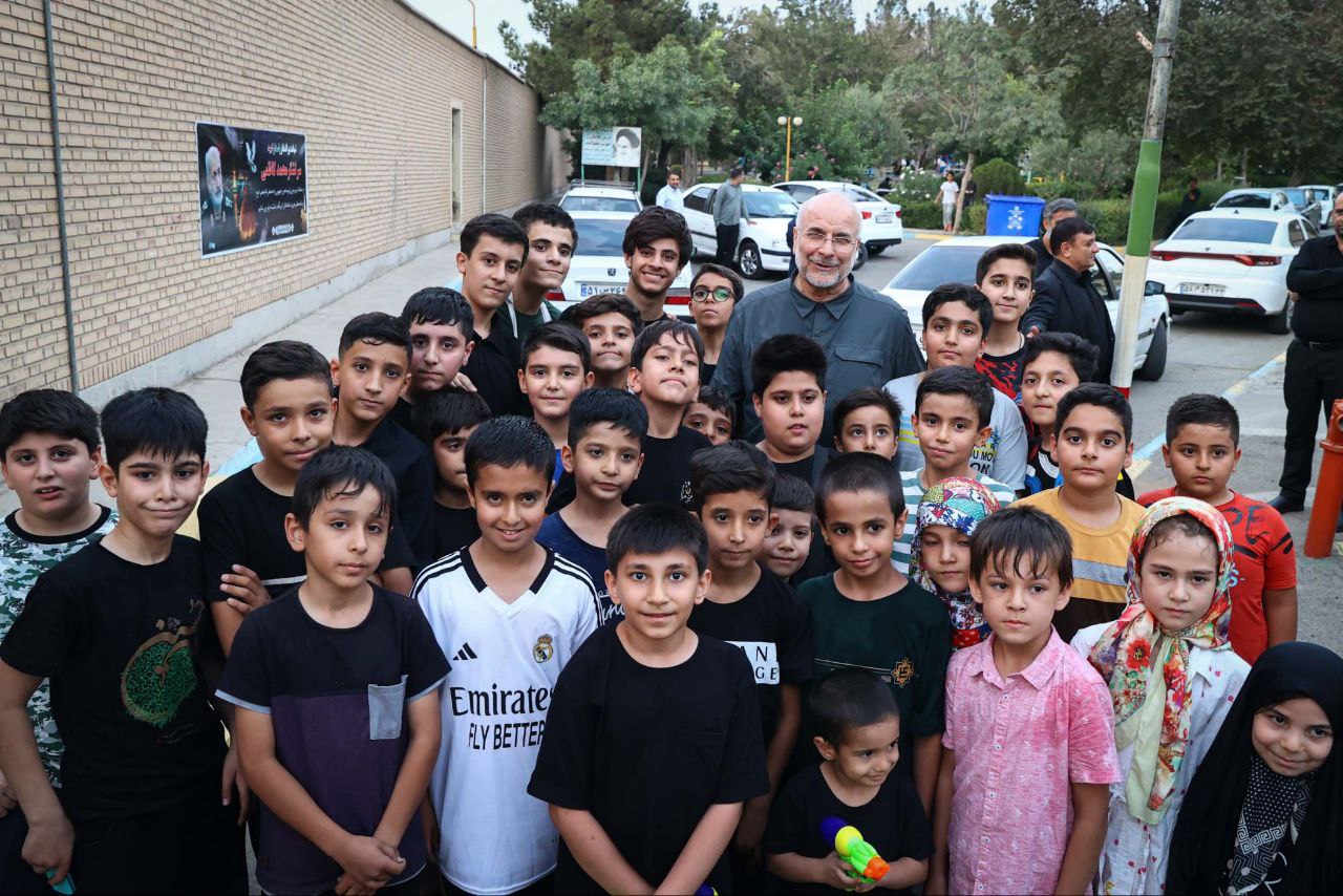 ضور قالیباف در منزل سرلشکر شهید محمد کاظمی