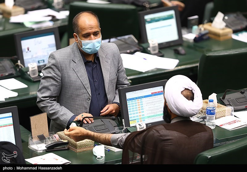 دورهمی نمایندگان در صحن مجلس 