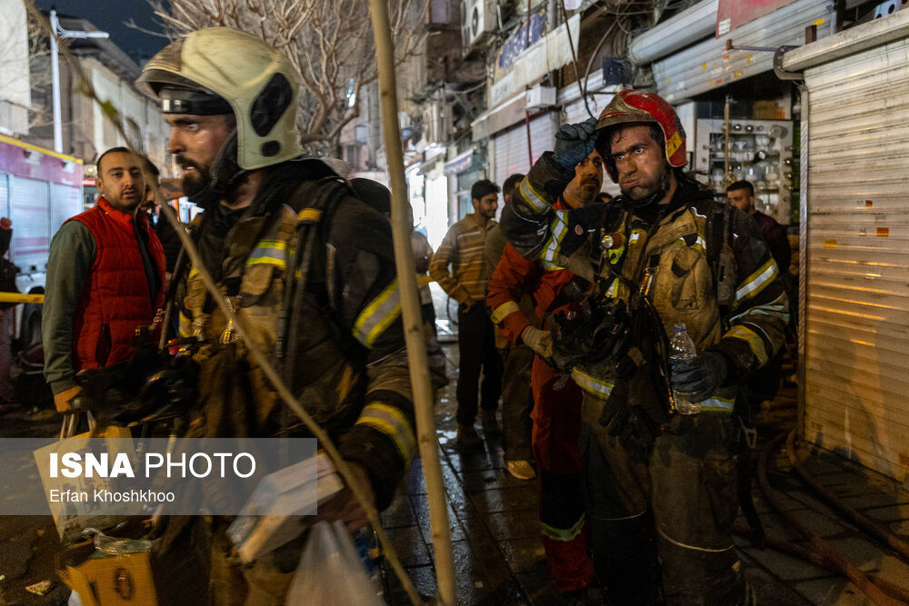 آتش‌سوزی انبار لوازم الکترونیکی در لاله‌زار