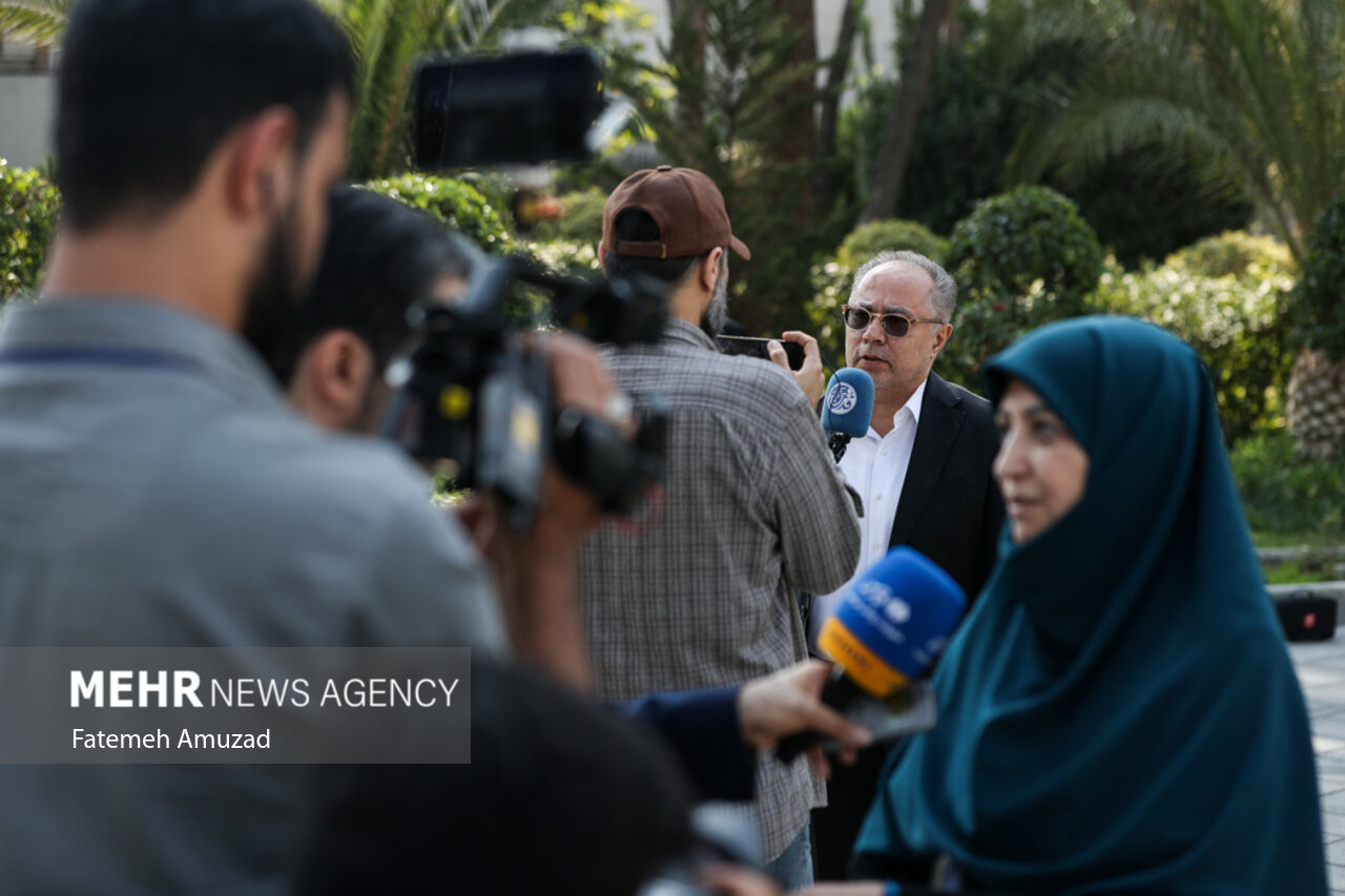 حاشیه جلسه هیئت دولت