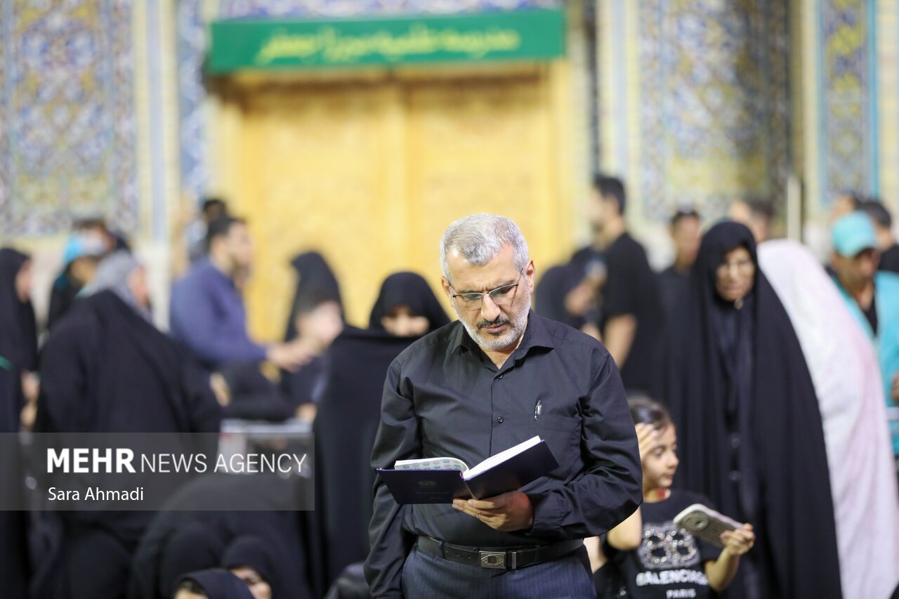 شب شهادت امام رضا(ع) در حرم مطهر رضوی