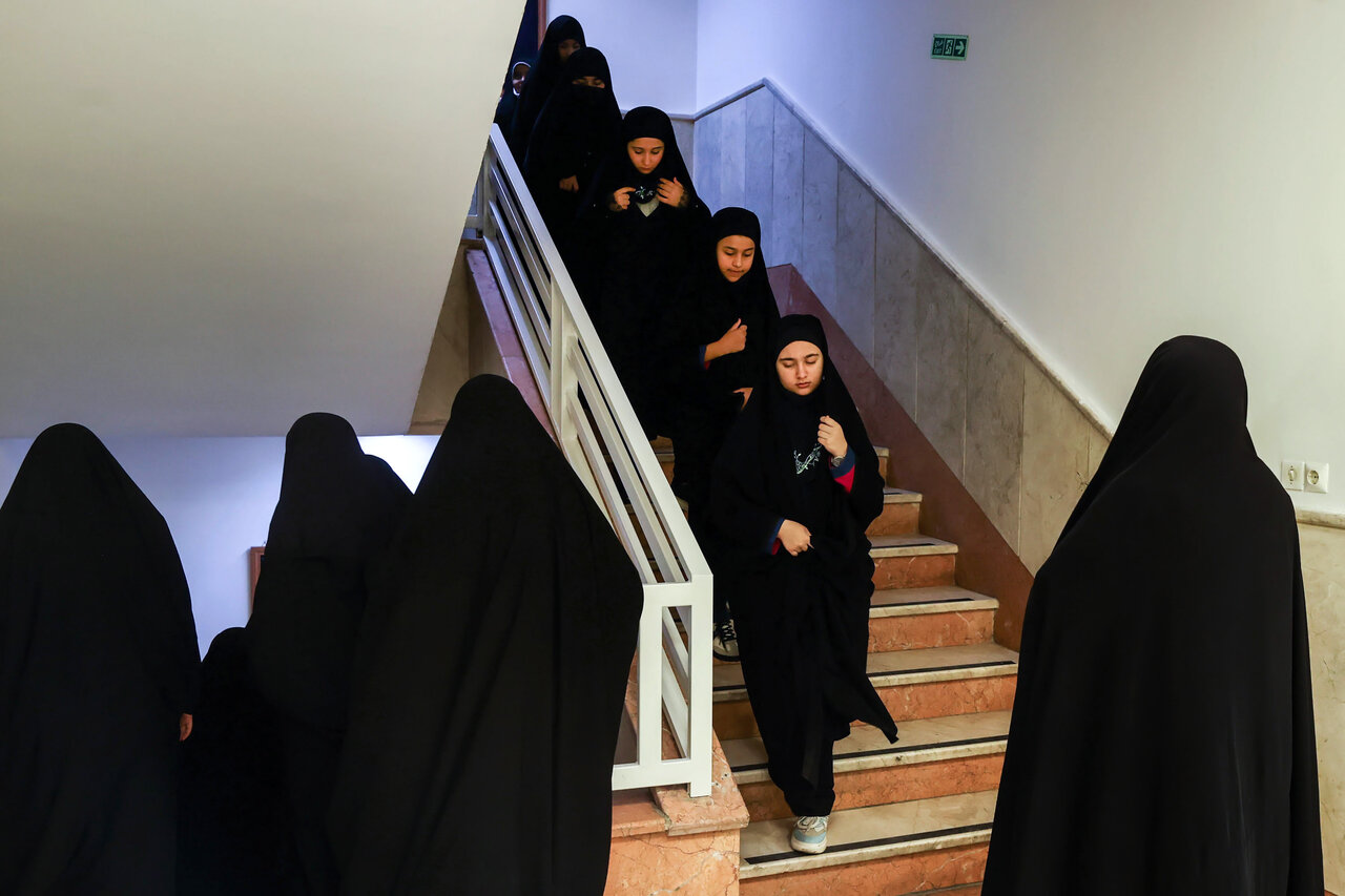 حضور قالیباف در مدرسه دخترانه فاطمیون تهران