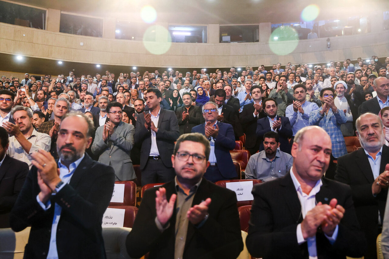  آیین رونمایی از مجموعه ۳۰ جلدی استعمارشناسی ایرانی با حضور قالیباف