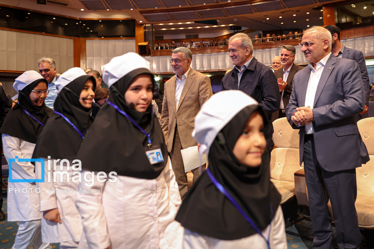 بزرگداشت مقام پرستار با حضور رئیس جمهور