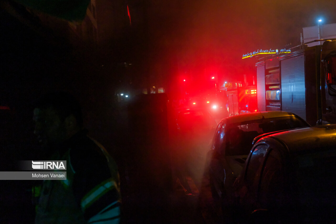 آتش سوزی در میدان ولیعصر