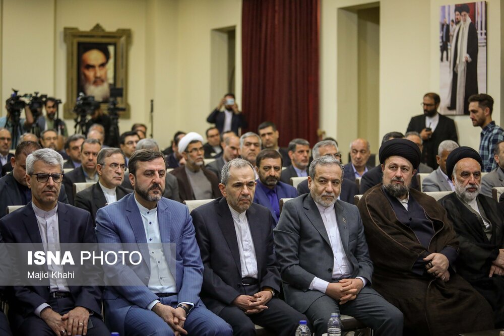 مراسم تجدید میثاق وزیر خارجه با آرمان‌های امام راحل