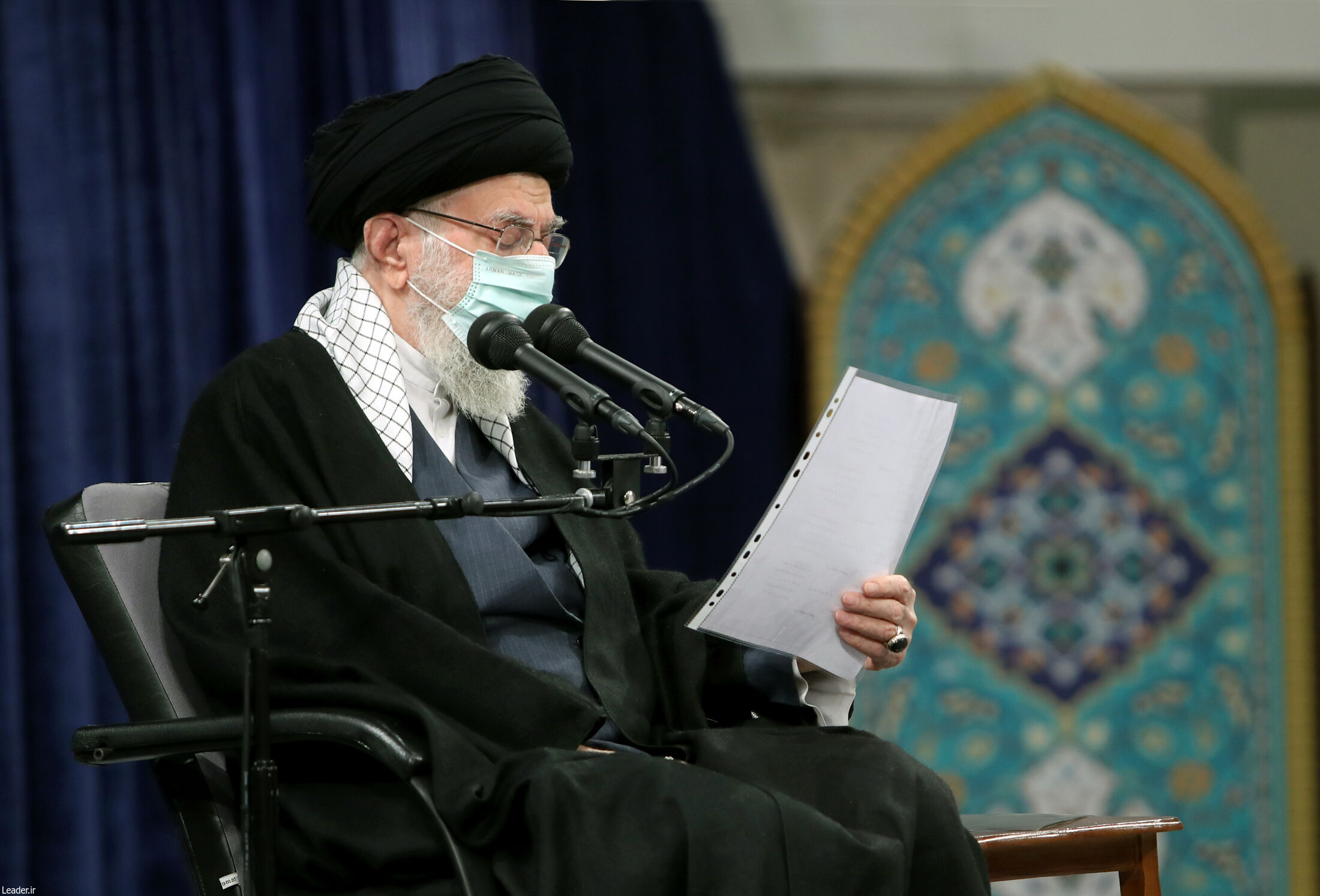  دیدار جمعی از مردم شهر قم با رهبر انقلاب