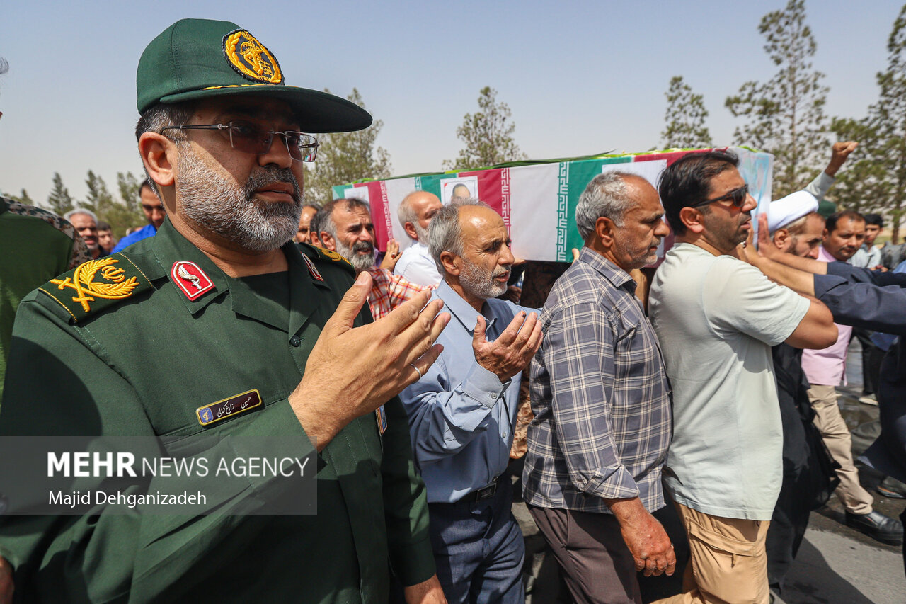 تشییع پیکر دانشمند هسته‌ای شهید اکبر مطلبی‌زاده