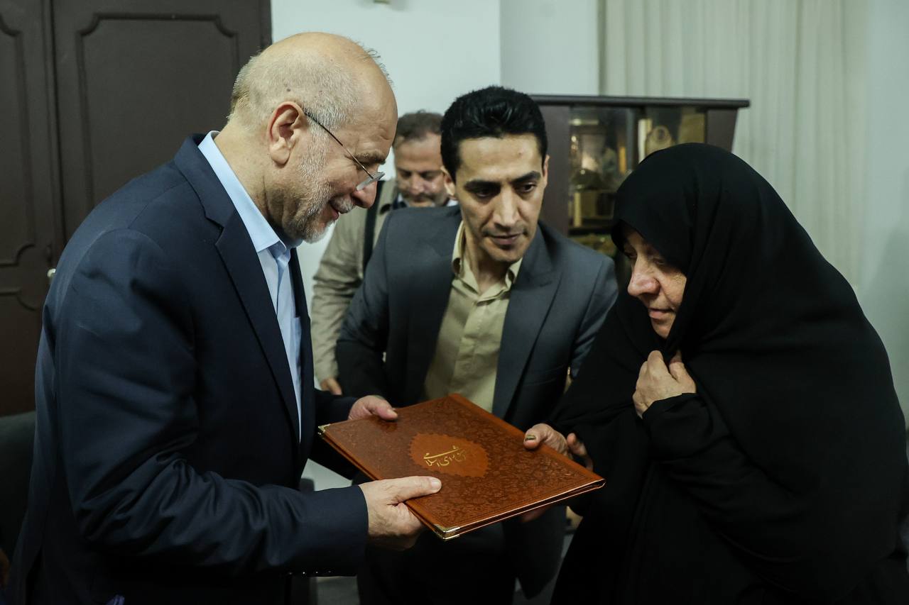 حضور قالیباف در منزل سردار شهید حسین املاکی