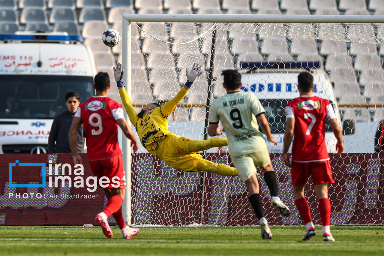 لیگ برتر فوتبال - پرسپولیس و تراکتور