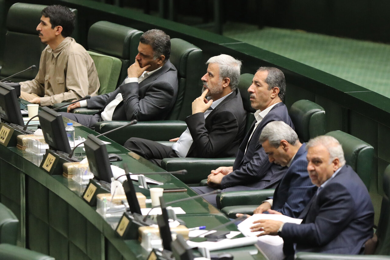 نشست صحن علنی ۱۳ مهر ۱۴۰۴