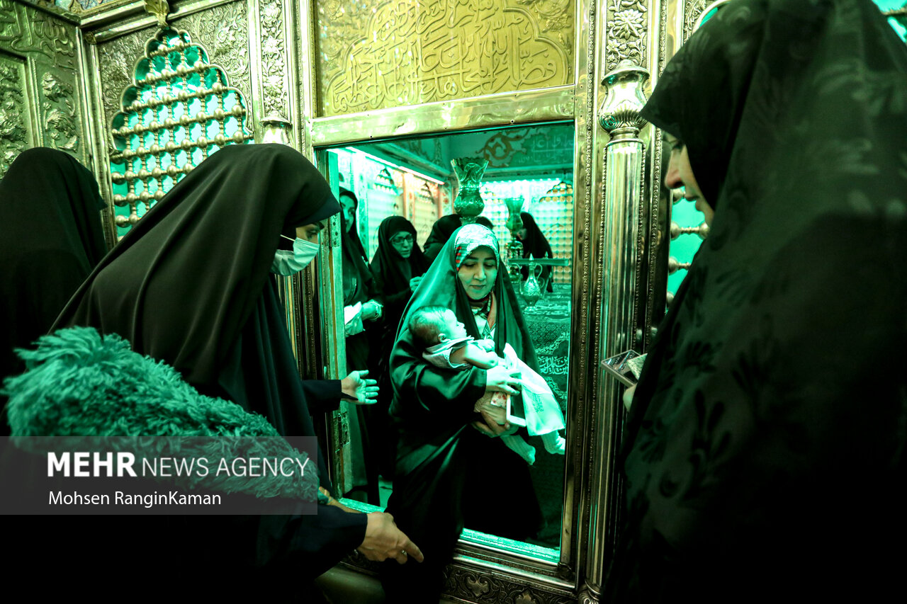 ضریح مطهر آستان مقدس امامزاده صالح (ع)