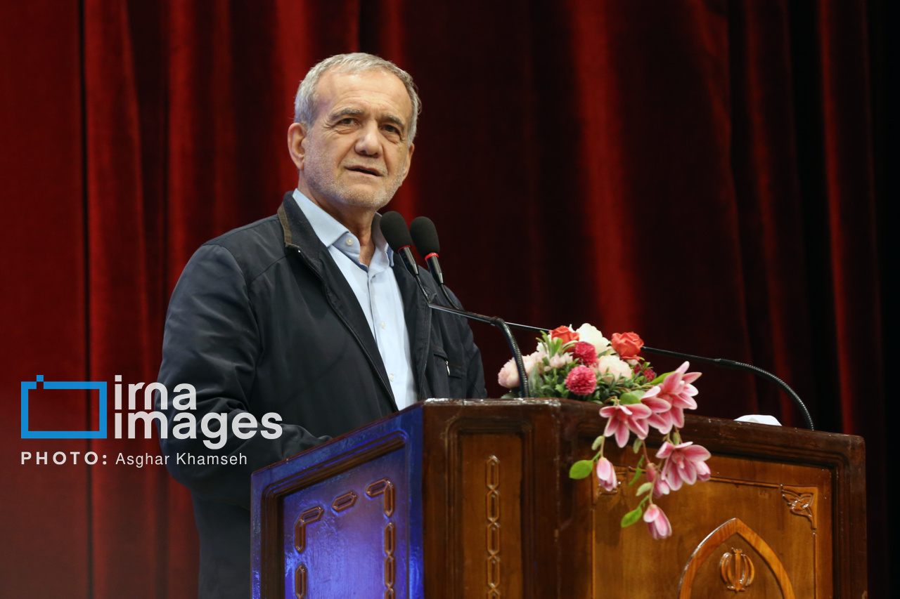 دیدار پزشکیان با جمعی از خیرین و مسئولین مؤسسات خیریه