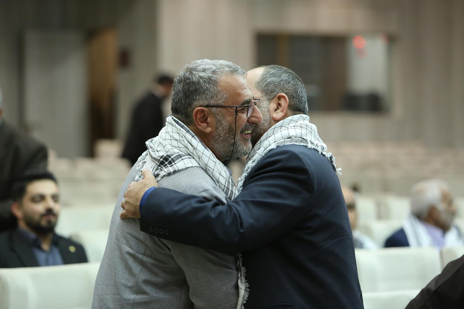 حضور سردار قاآنی و قالیباف در جمع «یاران خراسانی»