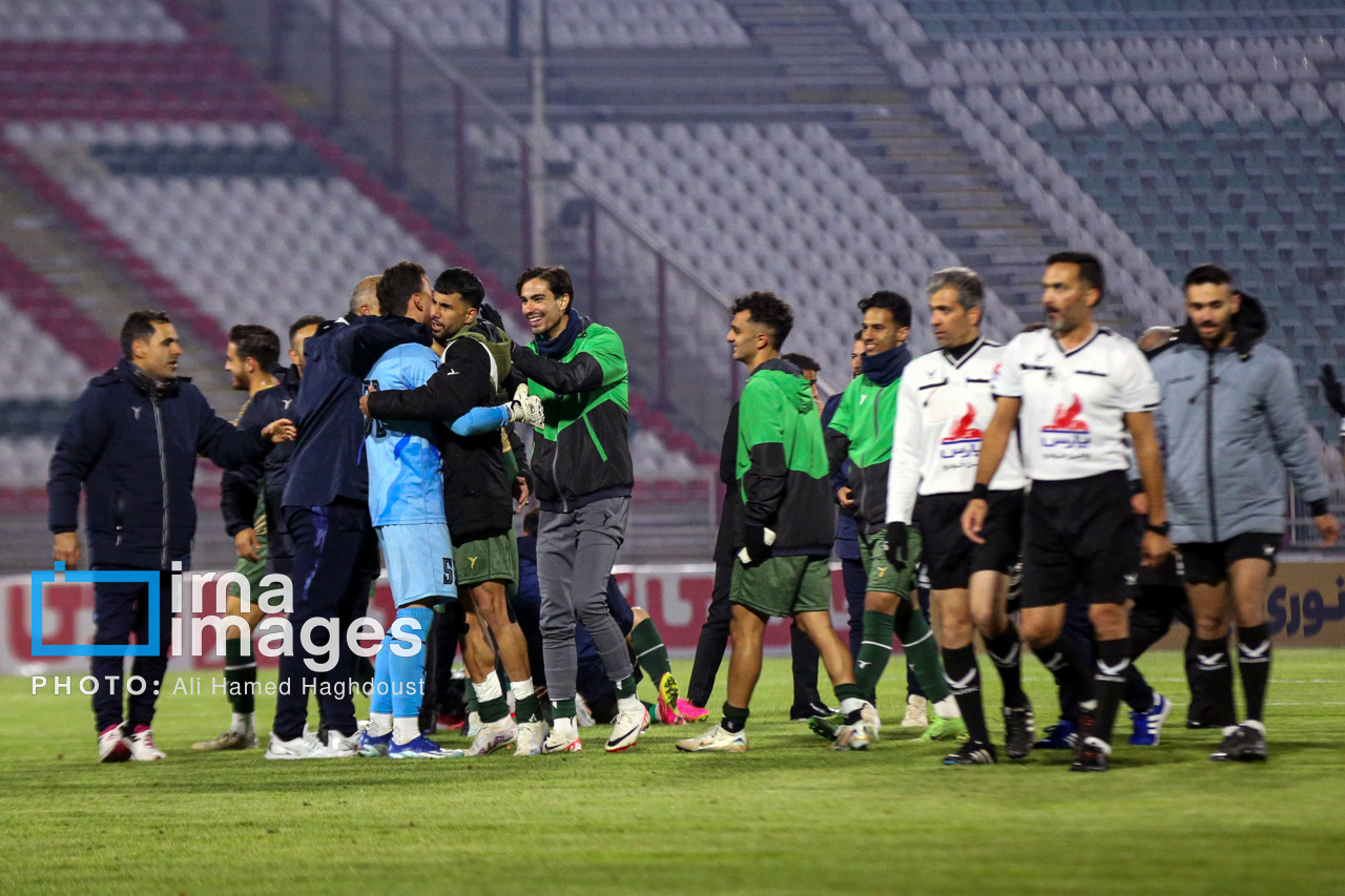 تصاویر عجیب از بازی تراکتور