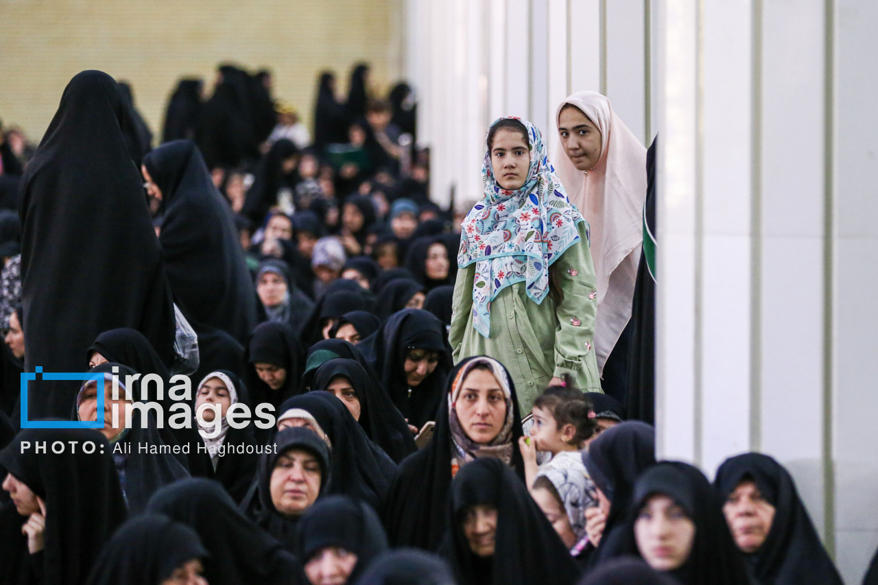 مراسم سالگرد شهدای خدمت در مصلای تبریز 