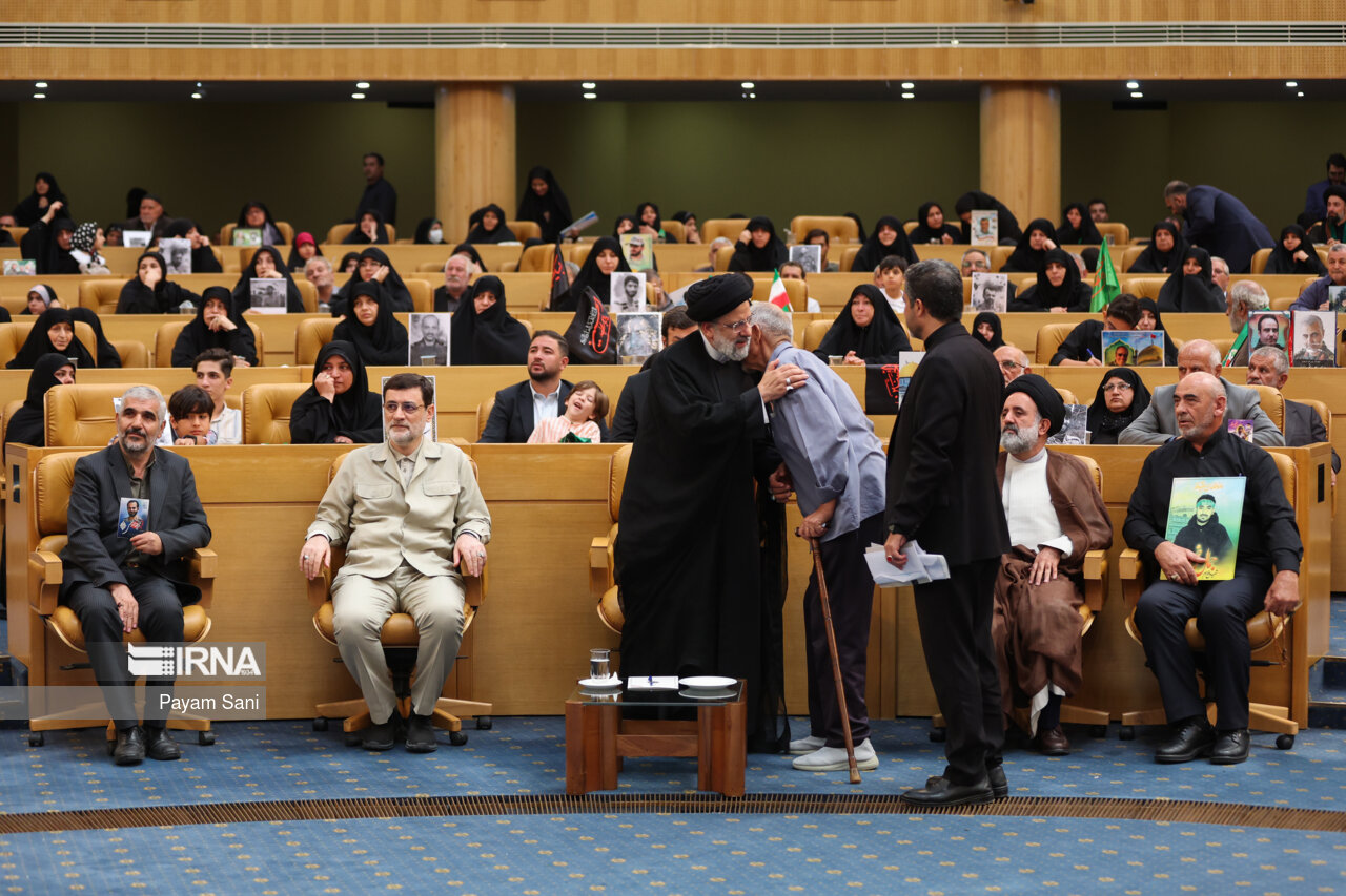 مراسم بزرگداشت شهدای مدافع حرم با حضور رئیسی