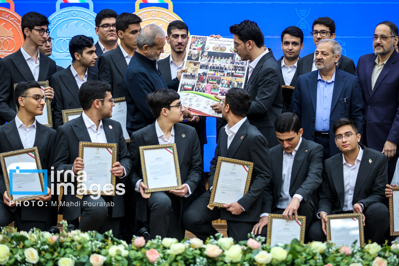 تجلیل از مدال آوران المپیاد ۲۰۲۵ 