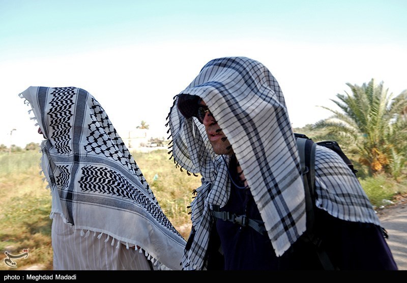 پیاده روی زائران اربعین در طریق الفرات 