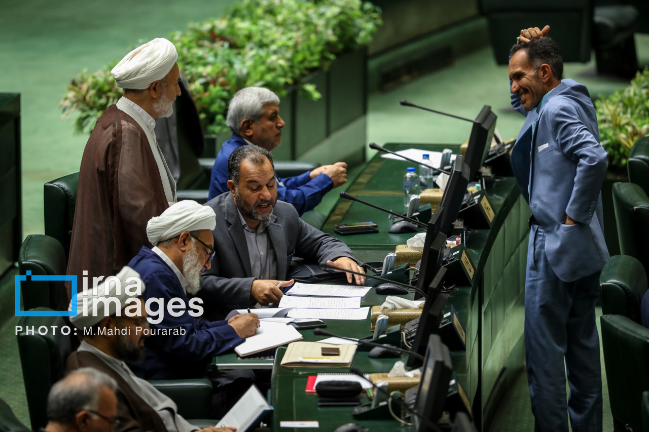 جلسه علنی مجلس با حضور فرزین
