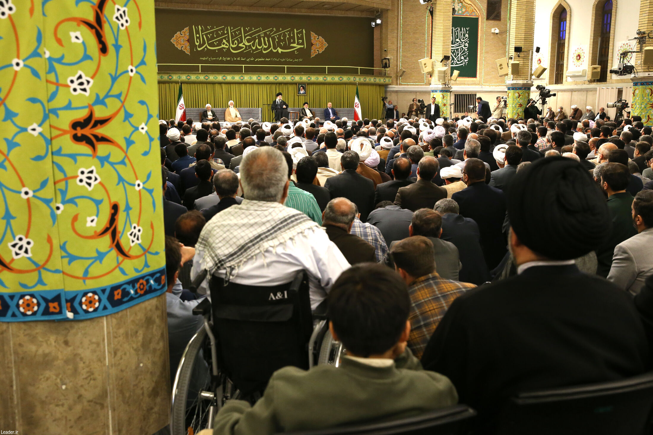 تصاویر دیدار مسئولان نظام و سفرای اسلامی با رهبر انقلاب